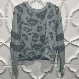 John and Jenn Finn leopard sweater S.   Mm